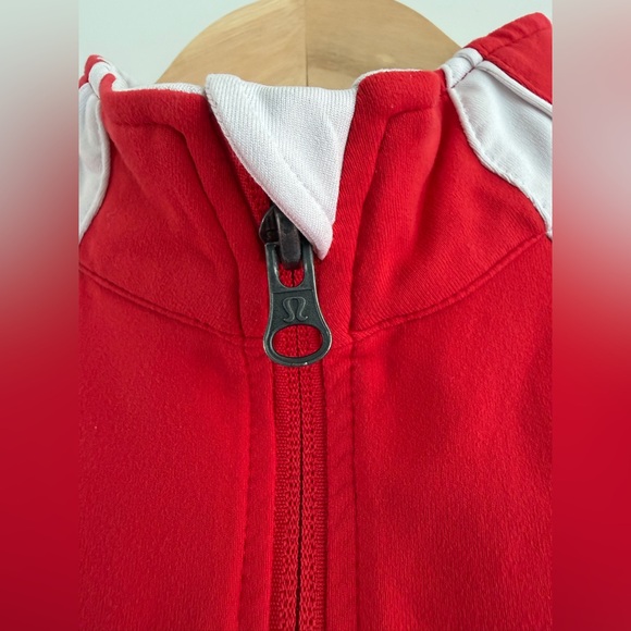 Lululemon: Women’s Sleeveless Full Zip-Up Top (ptp approx 16.5in) - Picture 3 of 12